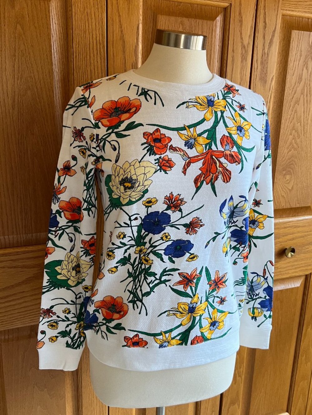 TALBOTS - Crewneck Sweatshirt - Vivid Botanical -- NEW with Tag
